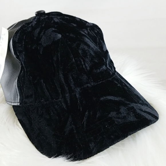 VELVET Faux Leather Cap - Picture 2 of 8